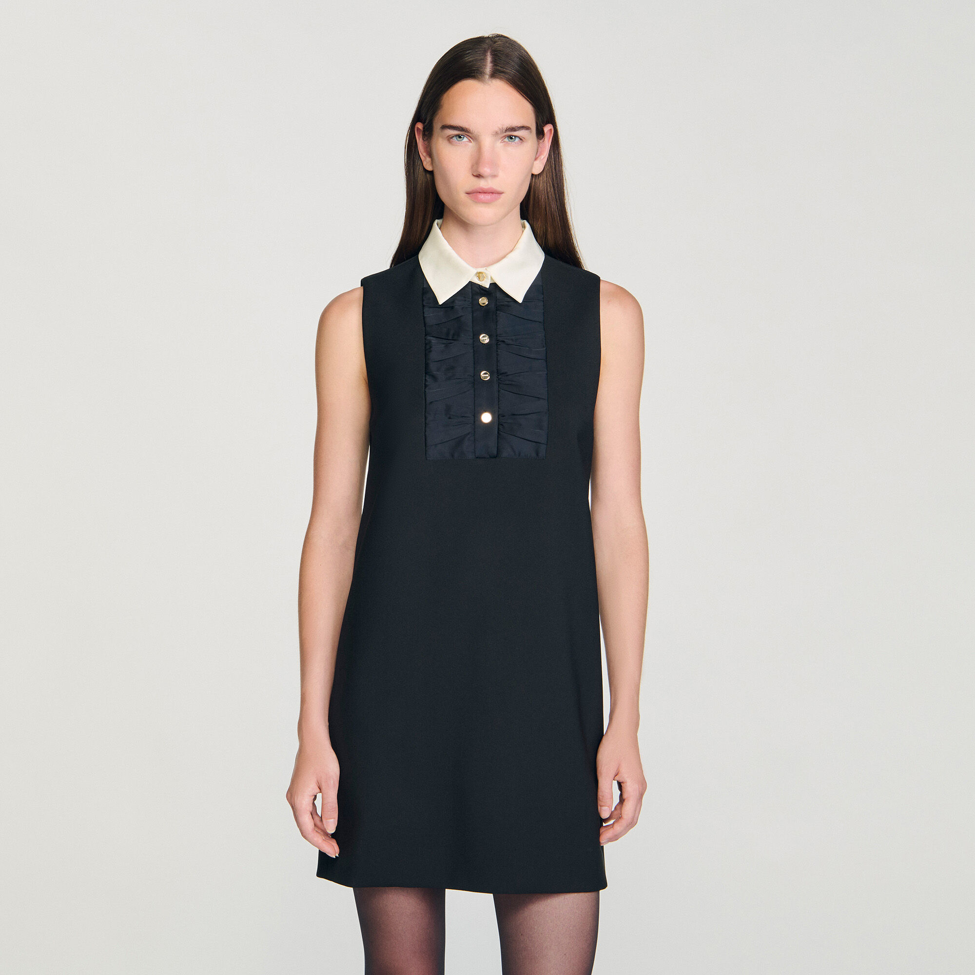 Mini dress with contrast collar