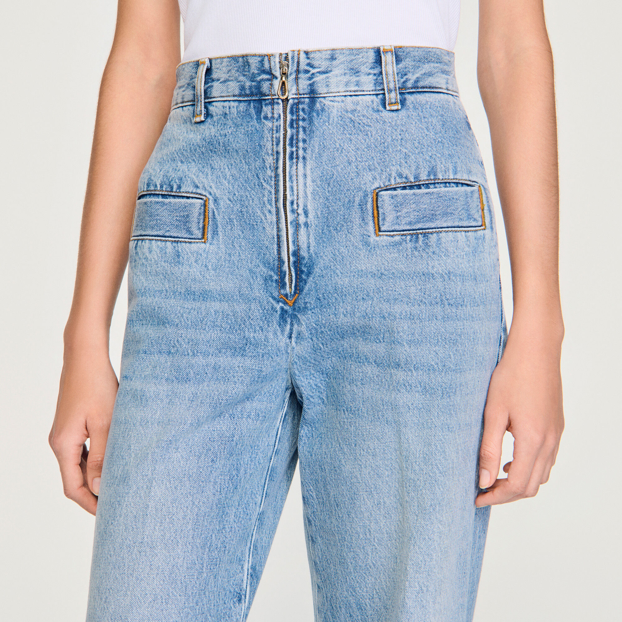 Wide-leg jeans