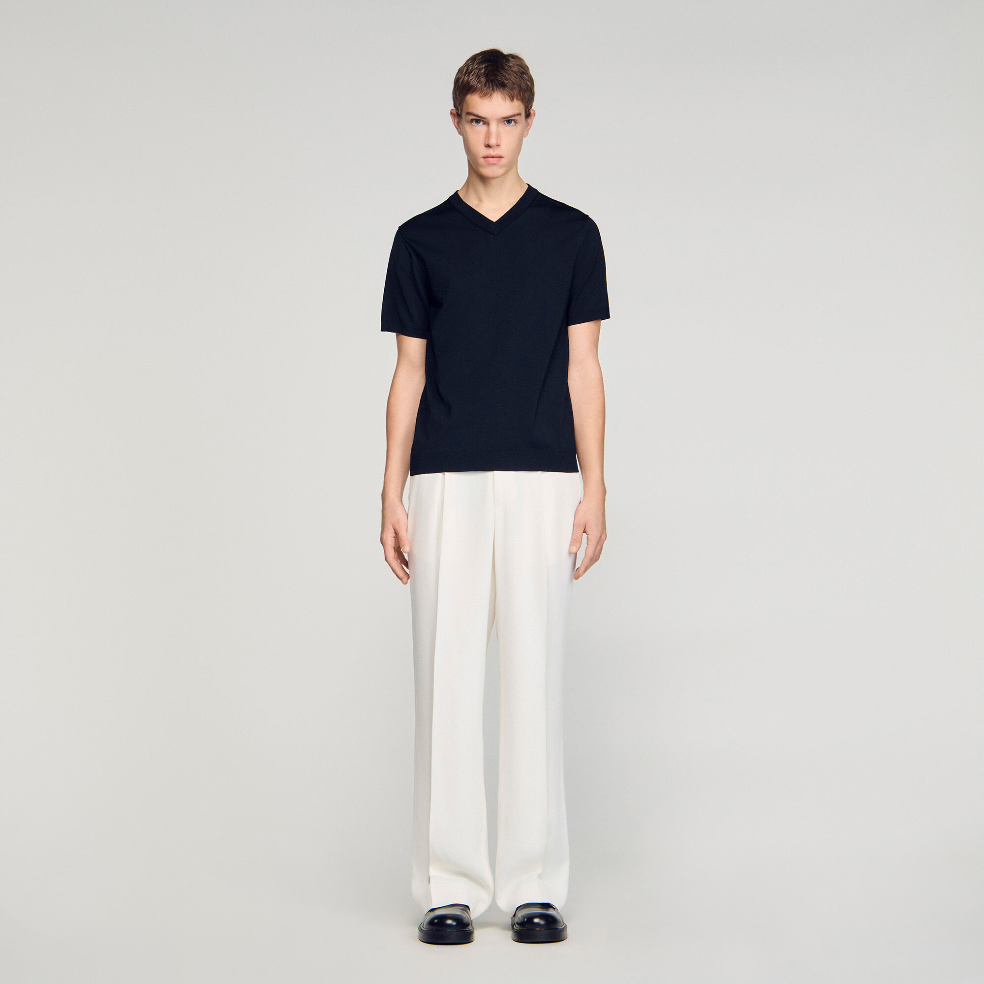Short-sleeve V-neck T-shirt
