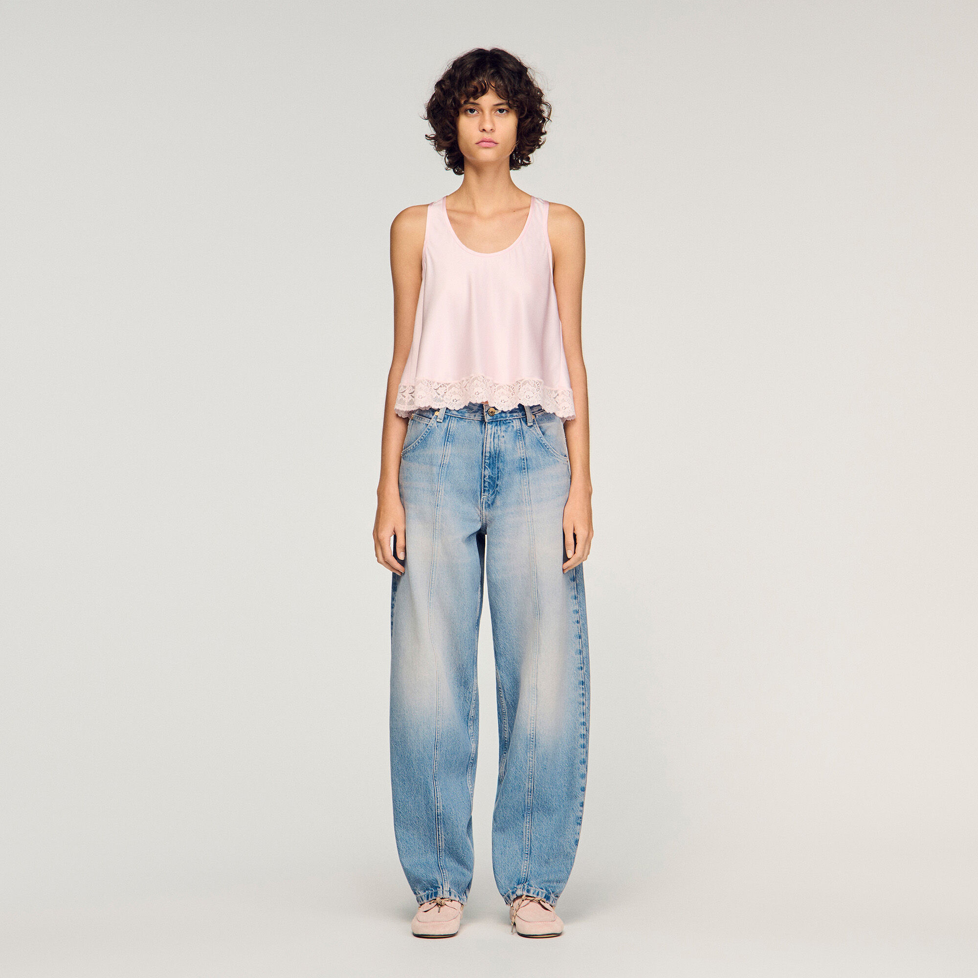 Faded barrel jeans