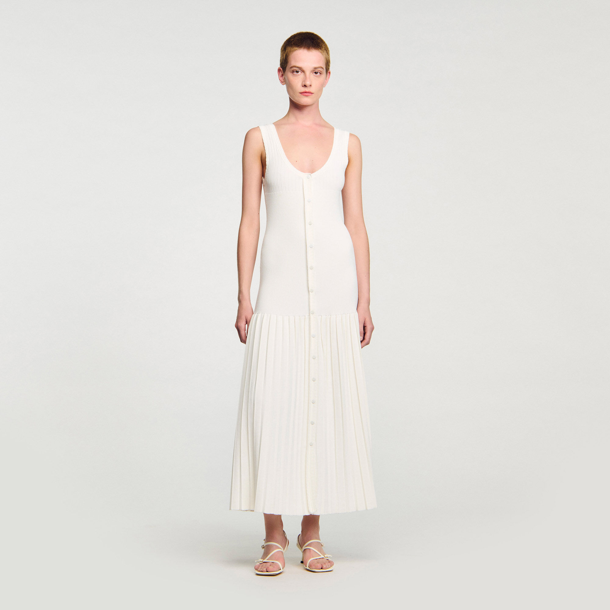V-neck knit maxi dress