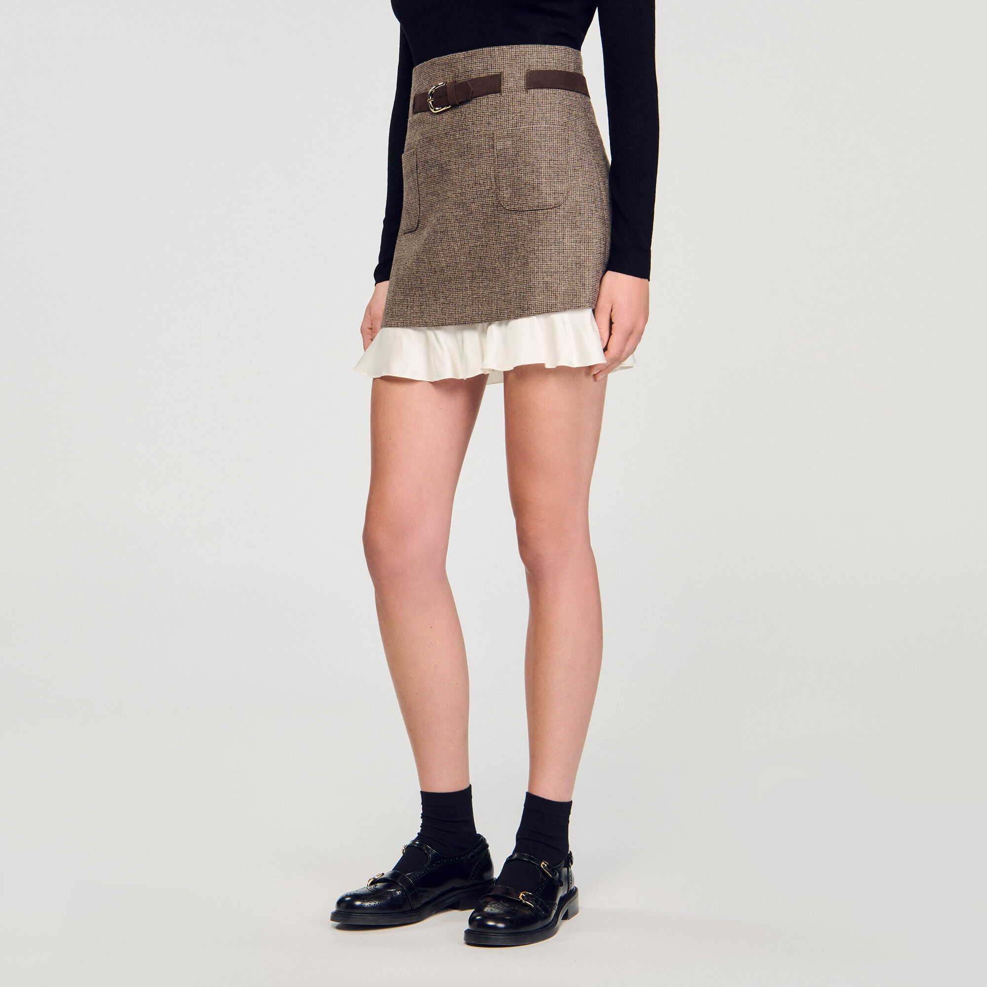 Mini skirt with frill and belt