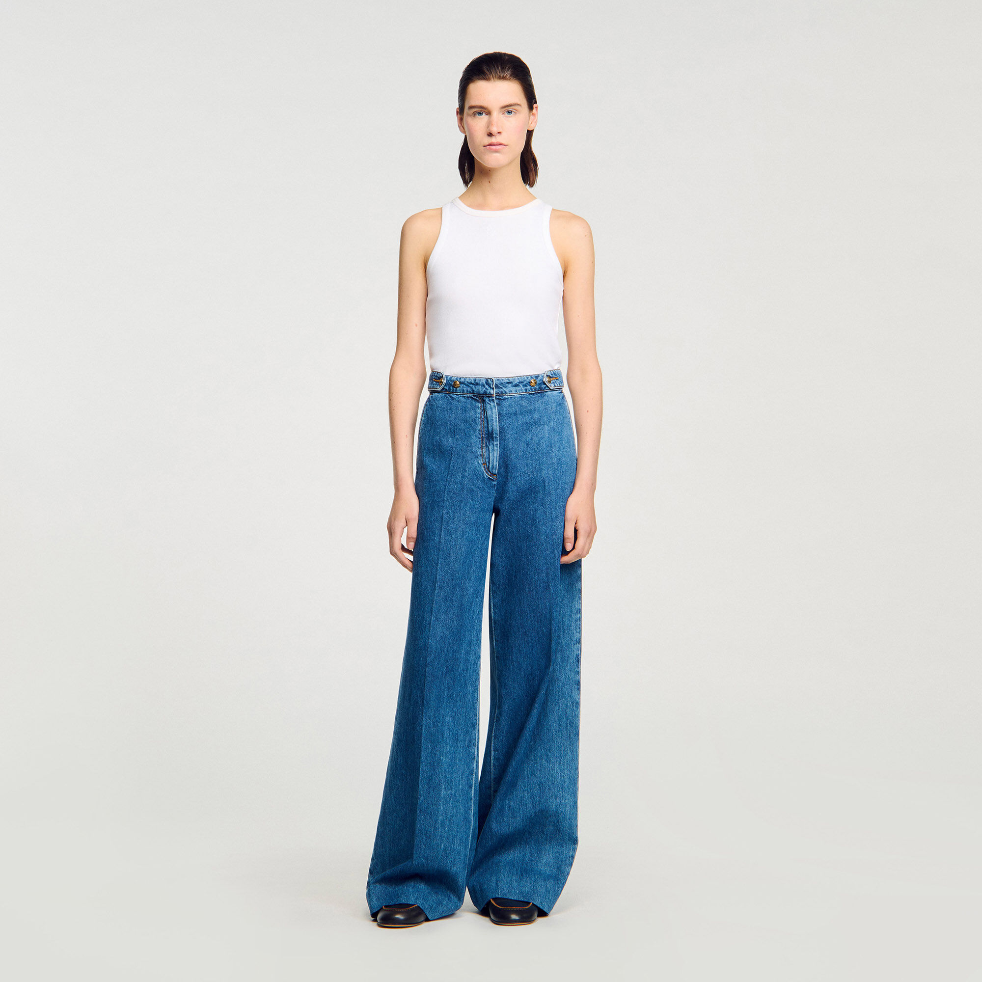 Mid-rise wide leg jeans