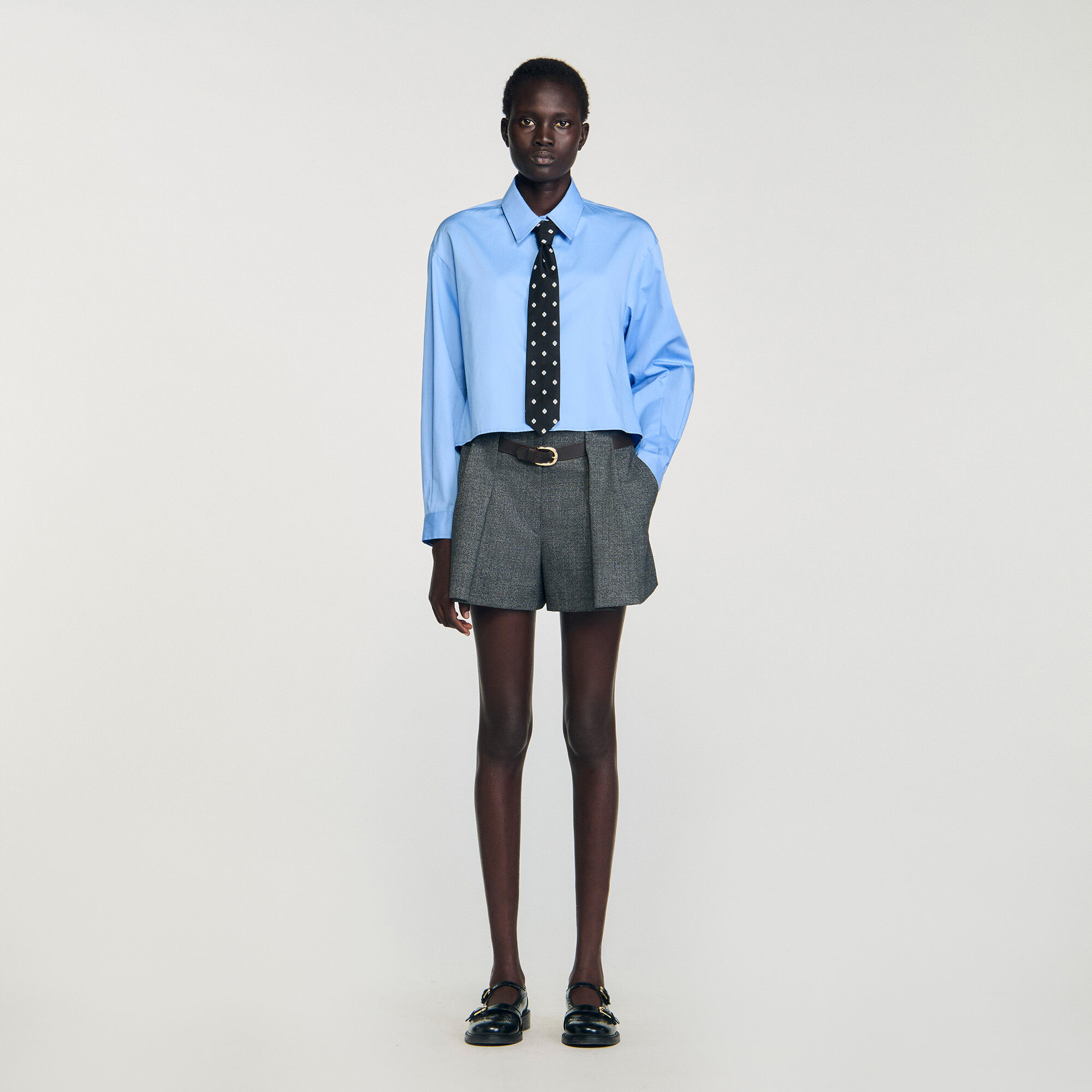 Cropped shirt with detachable tie