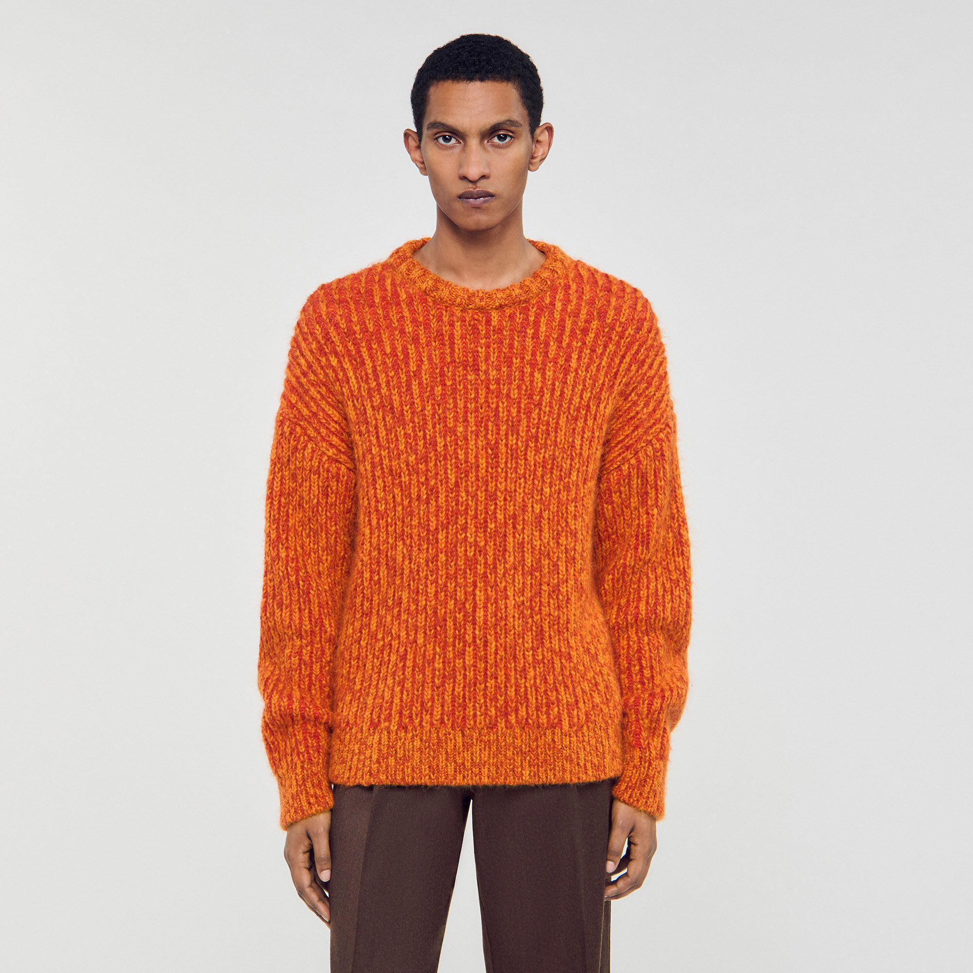 Round neck long-sleeve sweater
